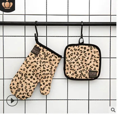 Kitchen Gloves Insulation Leopard Pattern Pad Cooking Microwave Gloves Baking BBQ Oven Potholders Oven Mitts Potholder Pad