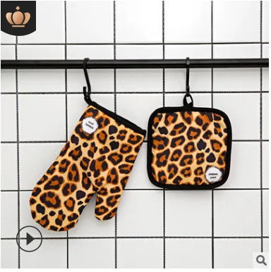 Kitchen Gloves Insulation Leopard Pattern Pad Cooking Microwave Gloves Baking BBQ Oven Potholders Oven Mitts Potholder Pad